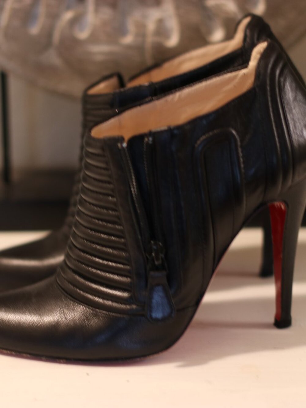 Christian Louboutin Black Ribbed Leather Ankle Boots Sz 38 - Picture 5 of 7